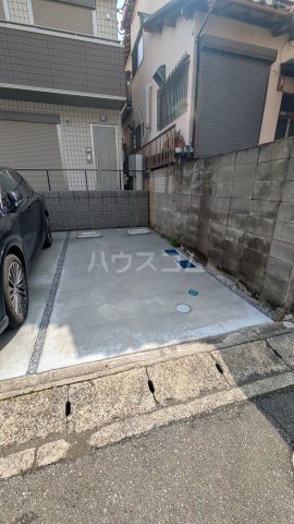 25/27 駐車場
