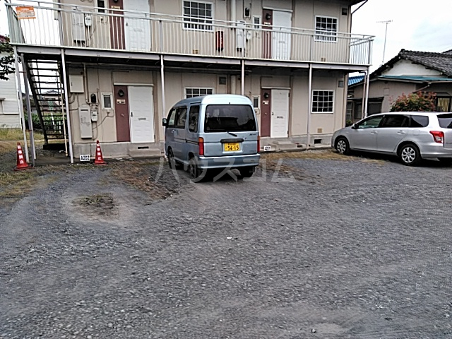 2/5 駐車場