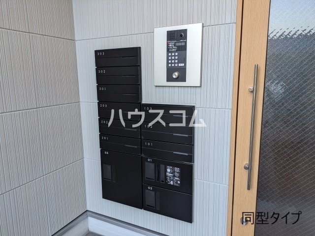 21/30 エントランス