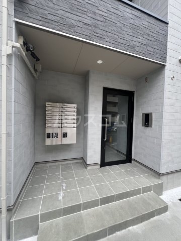 28/30 エントランス