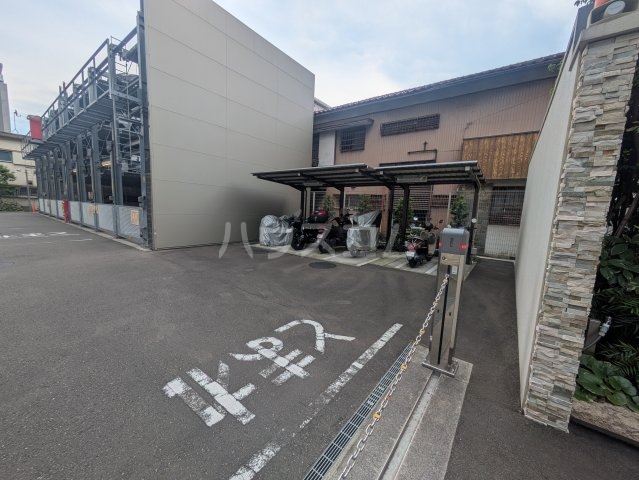 2/7 駐車場