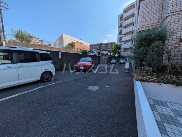 24/27 駐車場