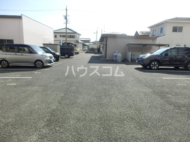 22/26 駐車場