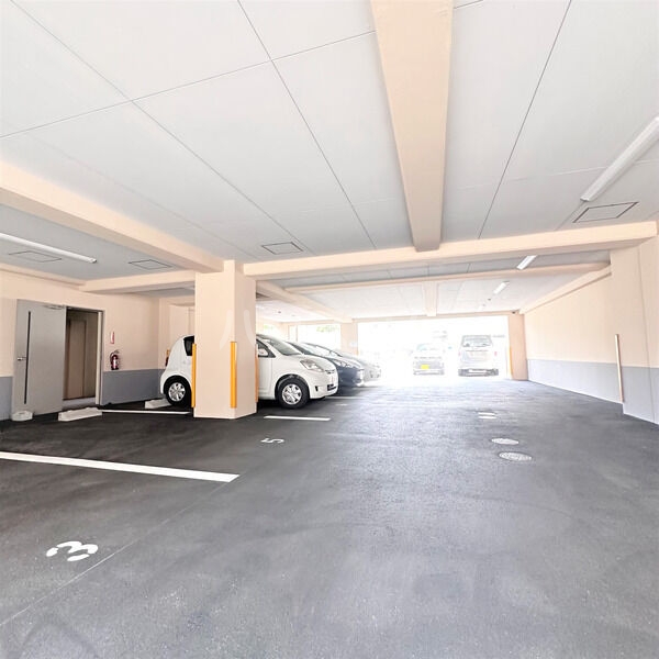 19/26 駐車場