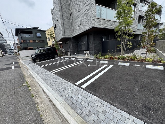 28/30 駐車場