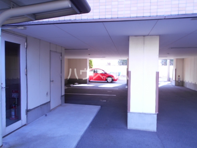 22/27 駐車場