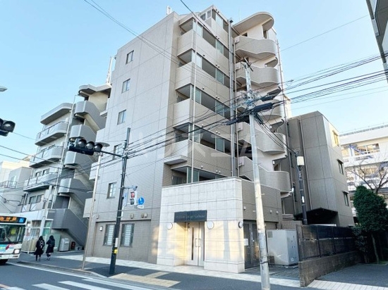 21/28 エントランス