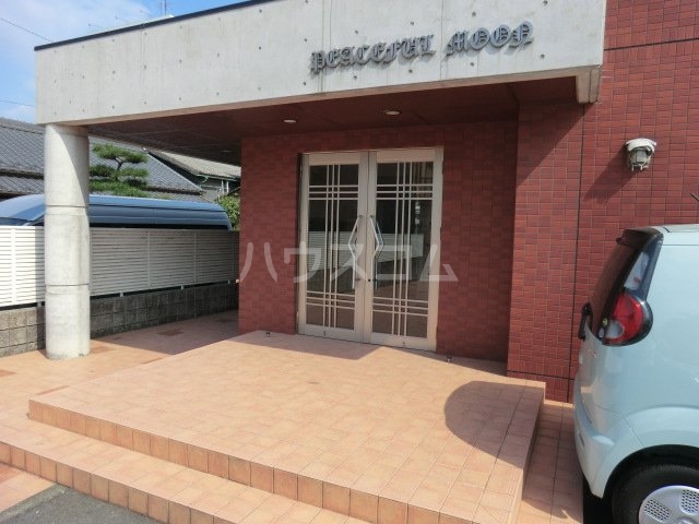 21/29 エントランス