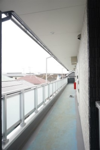 25/30 エントランス