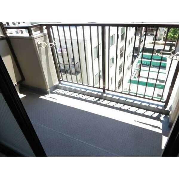 13/22 バルコニー