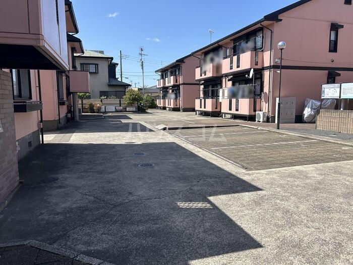 16/16 駐車場