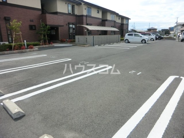 14/17 駐車場