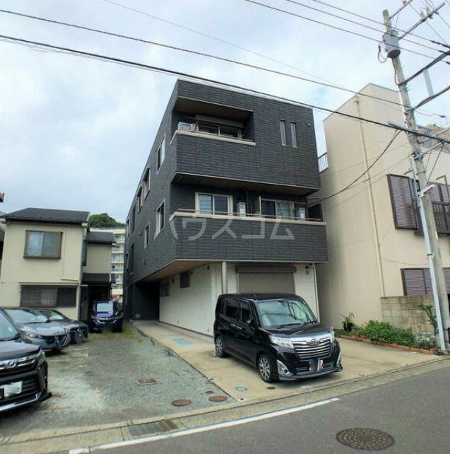 13/20 駐車場
