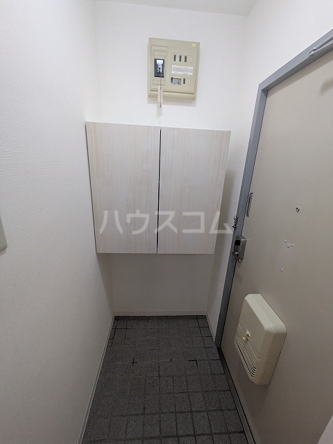 16/30 玄関