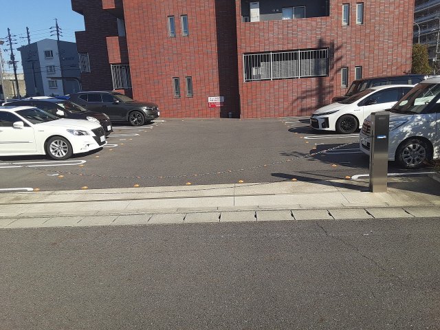8/10 駐車場