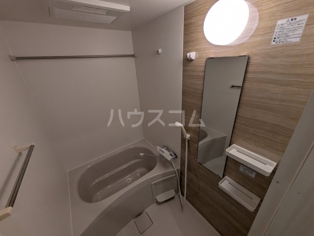 13/30 浴室