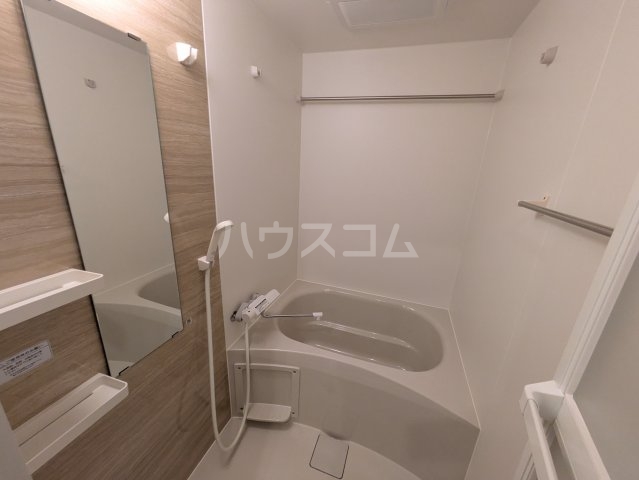 13/30 浴室