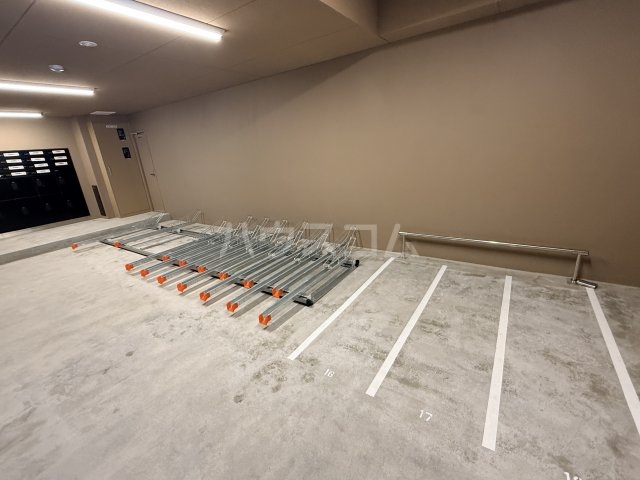 2/4 駐車場