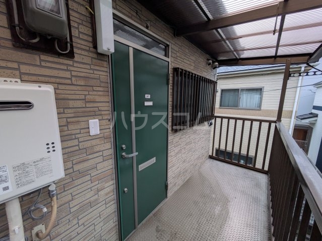 18/22 エントランス