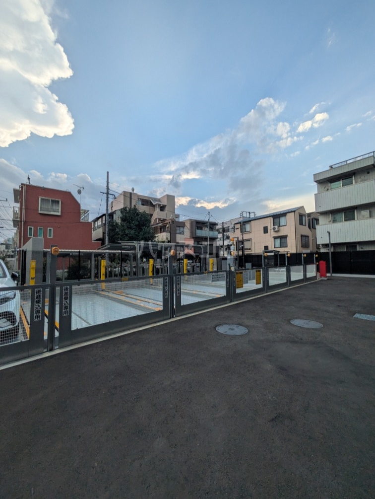 28/30 駐車場