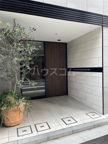 27/30 エントランス