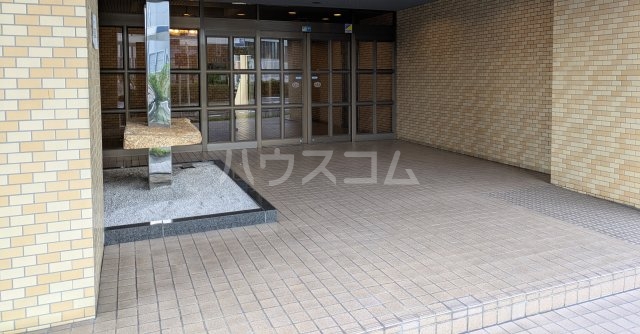16/22 エントランス