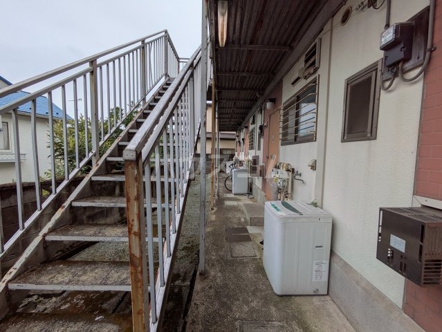 16/23 エントランス
