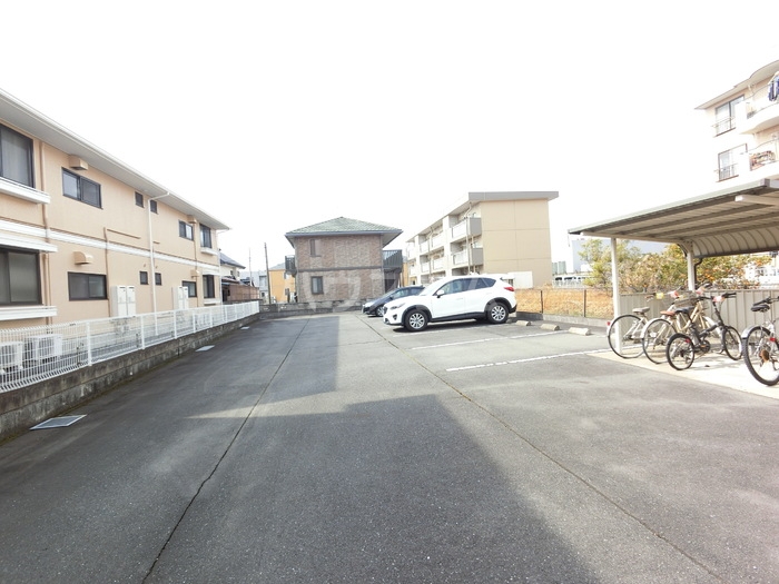 16/18 駐車場