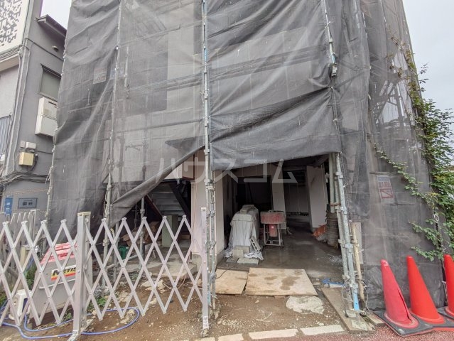 17/19 エントランス