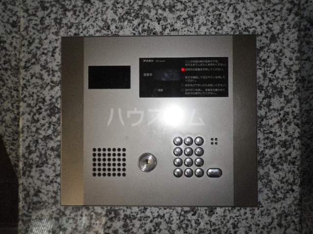 21/28 エントランス