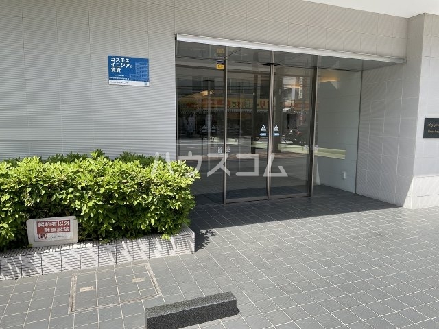 20/23 エントランス