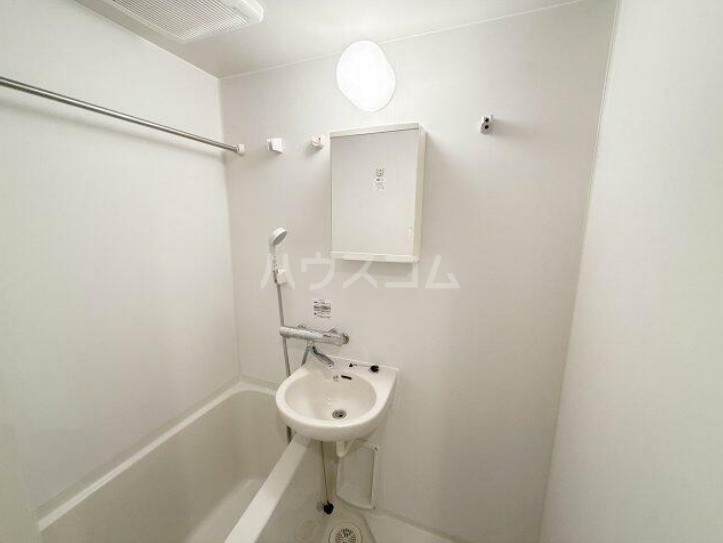 13/28 浴室
