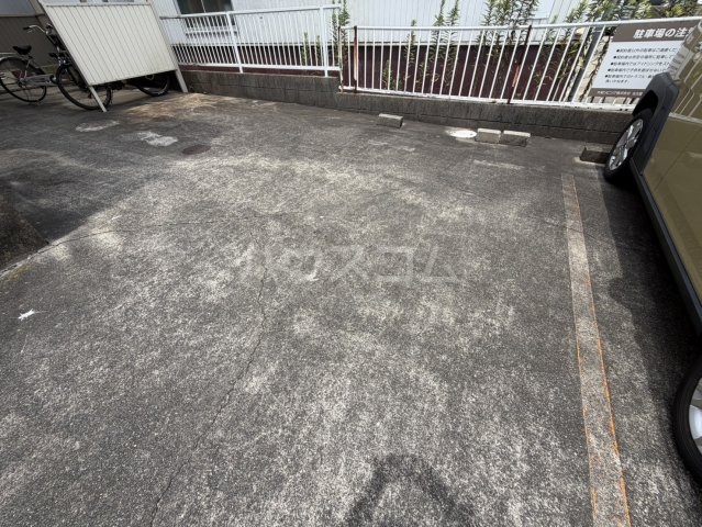 20/23 駐車場