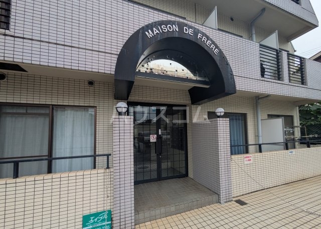16/19 エントランス
