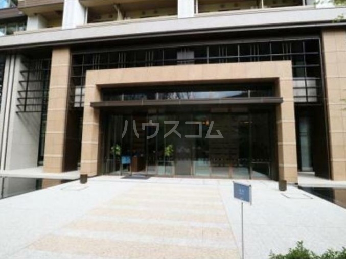 20/23 エントランス