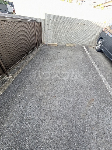 26/30 駐車場