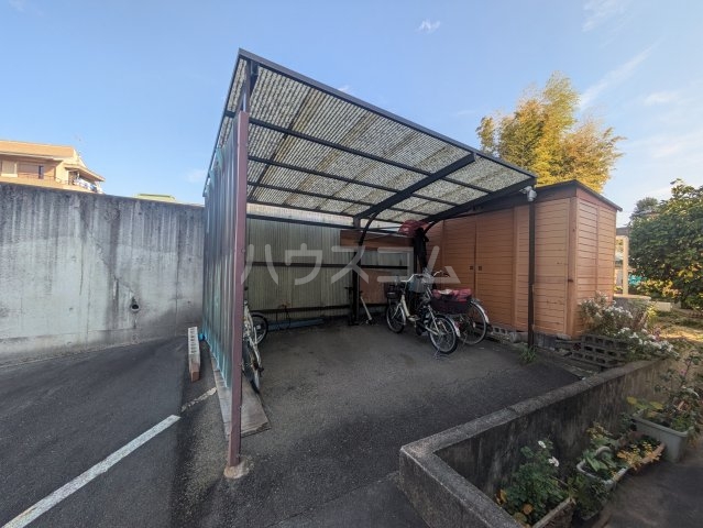 27/30 駐車場