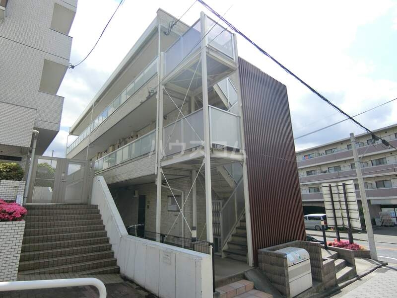 18/20 エントランス