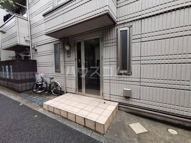 29/30 エントランス