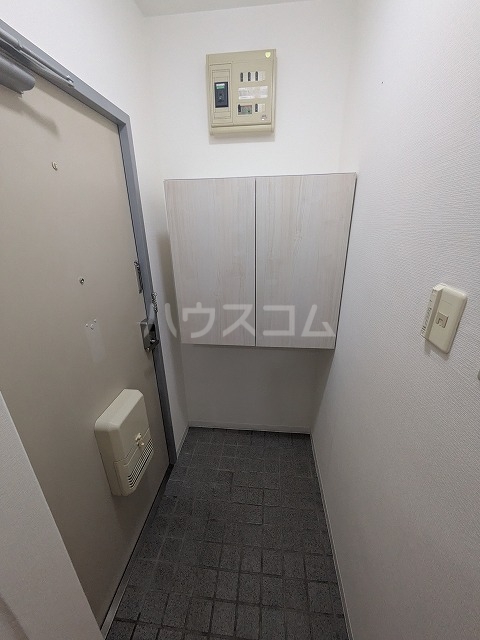 16/30 玄関