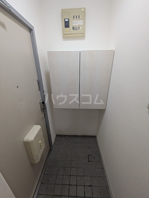 16/30 玄関