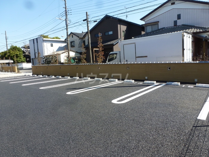 20/29 駐車場