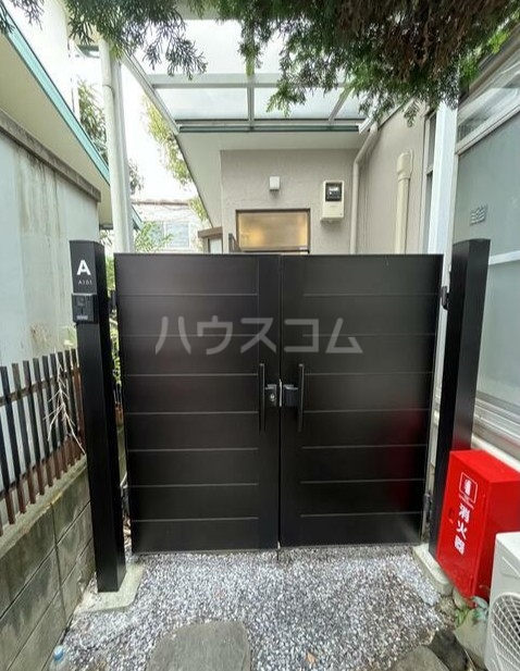 16/18 エントランス