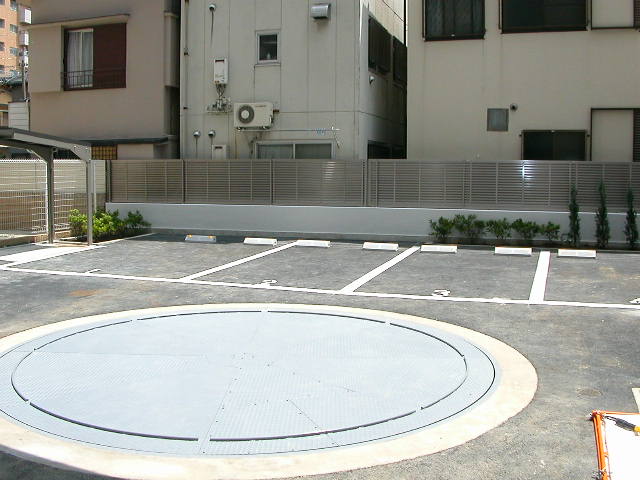 23/28 駐車場