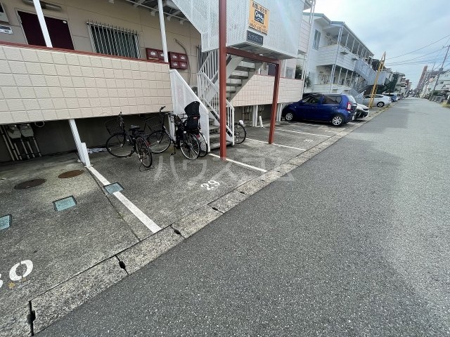 28/30 駐車場