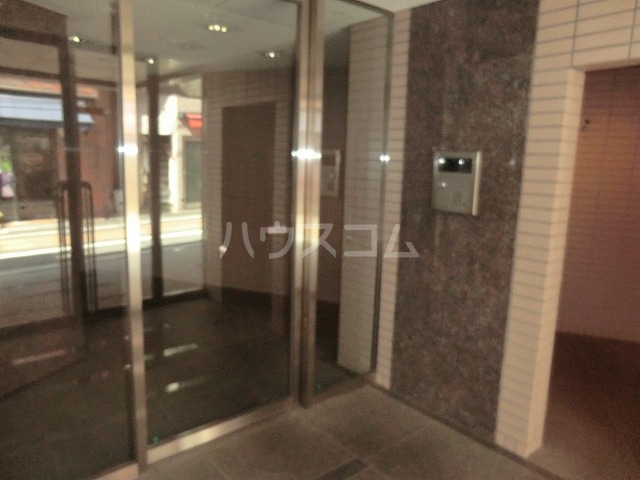 14/20 エントランス