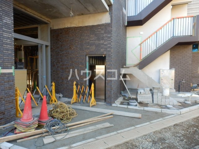 24/30 エントランス