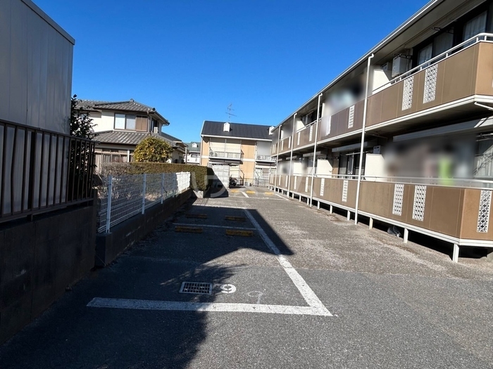2/3 駐車場