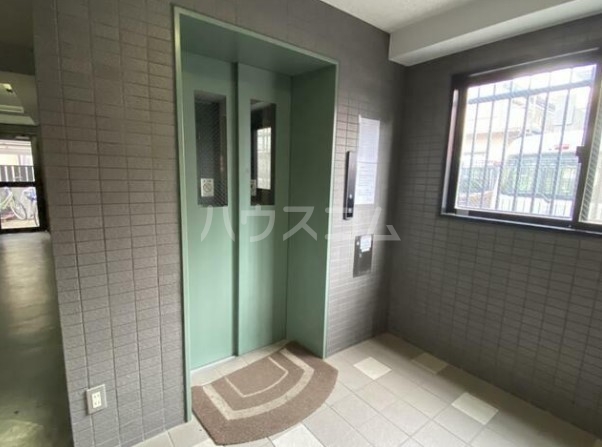 21/29 エントランス