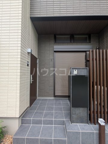 20/30 エントランス